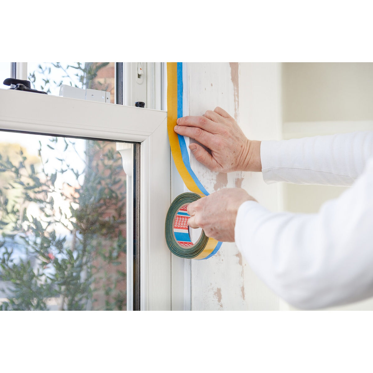 tesa Professional 4470 Doppelseitiges Präzisionskrepp, 25 m x 25 mm, blau – Anwendung