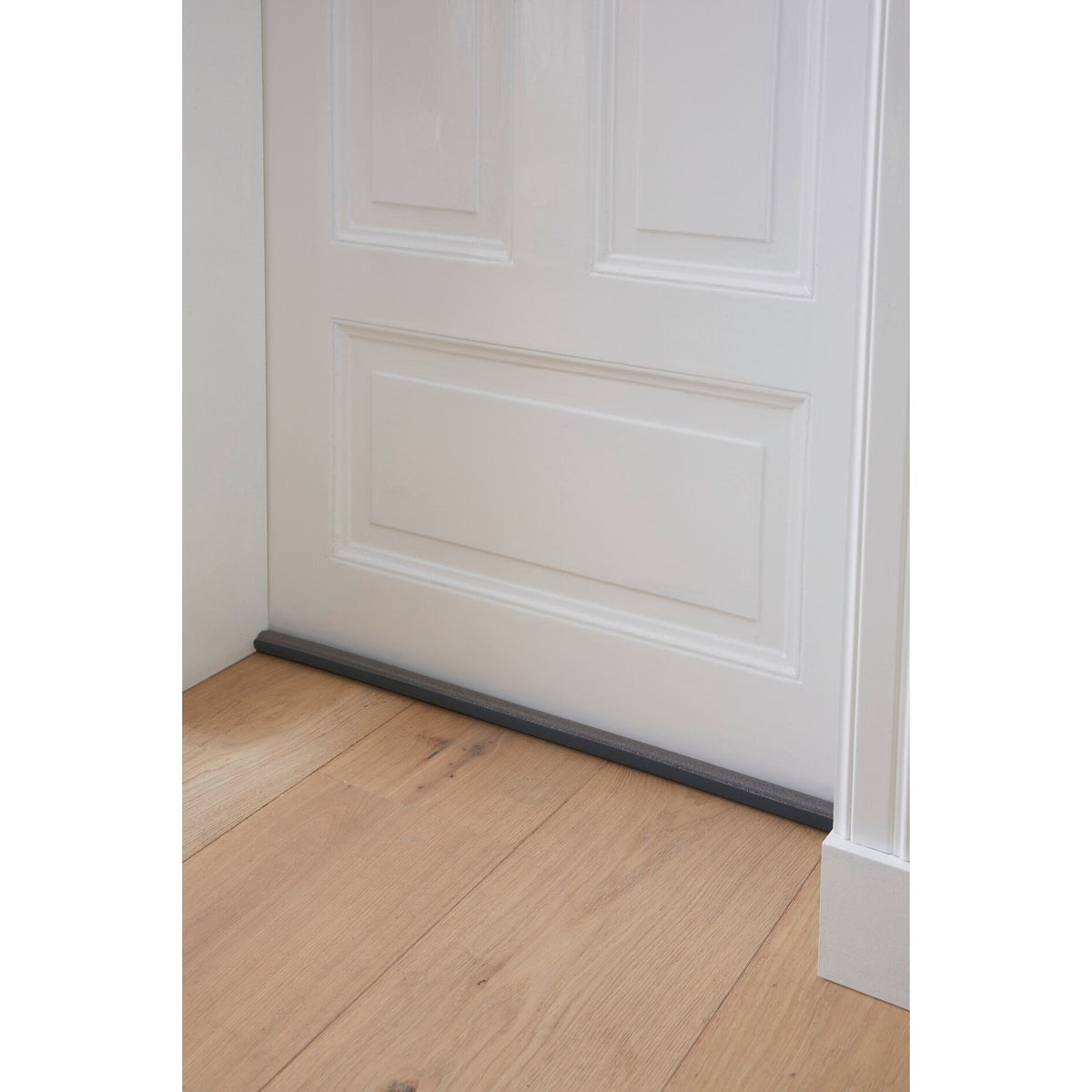 tesa INSULATION Türbodendoppeldichtung, 0,95 m x 25 mm – Anwendung