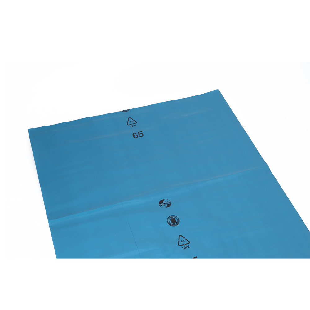 Οι μπλε σακούλες απορριμμάτων DEISS 10045 (680+420x1620x0,08 mm, 100 τεμάχια) από την EMIL DEISS KG είναι κατασκευασμένες από LDPE με σύμβολο ανακύκλωσης και αριθμό 65 - επαγγελματικές, αξιόπιστες και διαθέσιμες σε πρακτική συσκευασία κουτιού.