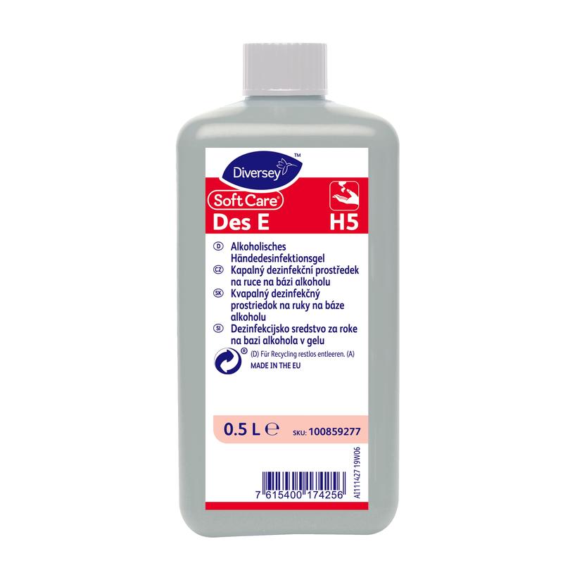 Eine 500-ml-Flasche Diversey Deutschland GmbH & Co. OHG Soft Care Des E, VAH-gelistetes, gelförmiges Händedesinfektionsmittel mit einem mehrsprachigen Etikett in Blau, Rot und Weiß mit Anweisungen und Informationen.