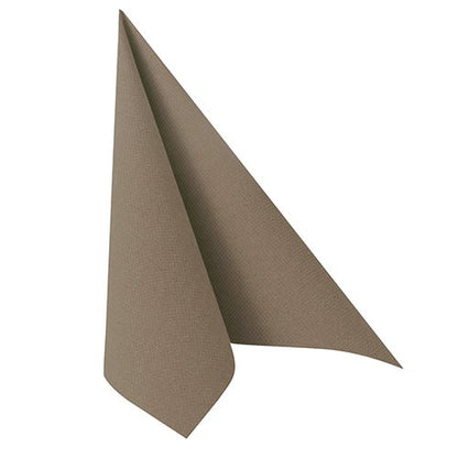 Μια μεμονωμένη γκρι PAPSTAR "ROYAL Collection" χαρτοπετσέτα (40 x 40 cm, 1/4-πτυχή) της PAPSTAR GmbH βρίσκεται όρθια σε μια επίπεδη επιφάνεια, διπλωμένη σε τρίγωνο με αιχμηρή κορυφή και ορατή υφή.