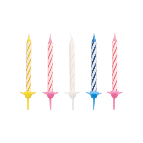 PAPSTAR Κεριά γενεθλίων, 6 εκ., χρωματιστά ταξινομημένα με βάση (24 τεμάχια) από PAPSTAR GmbH στέκονται όρθια μπροστά από λευκό φόντο.