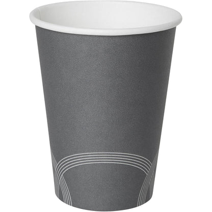 Το γκρι κύπελλο καφέ Circuit Bedruckt PAP/PE της Duni GmbH έχει λευκό εσωτερικό και μια απλή λευκή, κυρτή γραμμή στο κάτω μέρος, που στέκεται μπροστά από ένα απλό λευκό φόντο.