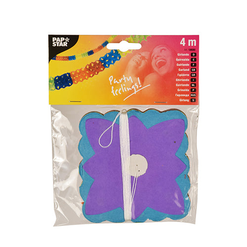 Η PAPSTAR γιρλάντα από χαρτί (Ø 11,5 εκ., 4 μ.) της PAPSTAR GmbH είναι μια εορταστική διακόσμηση σε μια καθαρή πλαστική σακούλα. Η συσκευασία δείχνει ανθρώπους που γιορτάζουν και αναδεικνύει το φωτεινό πολύχρωμο σχέδιο και το μήκος των 4 μέτρων.