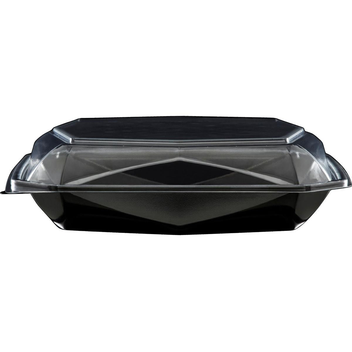 Ο δοχείο τροφίμων Octaview® L Schwarz / Transparent APET 225x225x65 της Duni GmbH απεικονίζεται άδειο με ασφαλώς κλειστό, διάφανο καπάκι, φωτογραφημένο από μπροστά σε λευκό φόντο. Συσκευασία (100 κομμάτια).