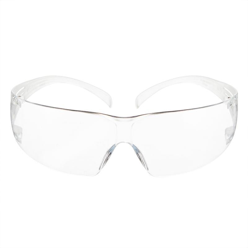 Τα γυαλιά ασφαλείας 3M™ SecureFit™ 200 από την 3M Deutschland GmbH είναι διαφανή γυαλιά με διαφανές πλαίσιο και διαφανή γυαλιά, που απεικονίζονται από μπροστά σε λευκό φόντο. Διαθέτουν περιμετρικό σχεδιασμό για βέλτιστη προστασία των ματιών.