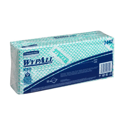 Μια ορθογώνια, σφραγισμένη συσκευασία WypAll® X50 Critical Clean μαντηλιών της Kimberly-Clark GmbH σε πράσινη και λευκή συσκευασία περιέχει 50 διπλωμένα φύλλα ανά σακούλα· πωλείται ως 6 σακούλες (300 μαντήλια) με σαφή επωνυμία στο χαρτοκιβώτιο.