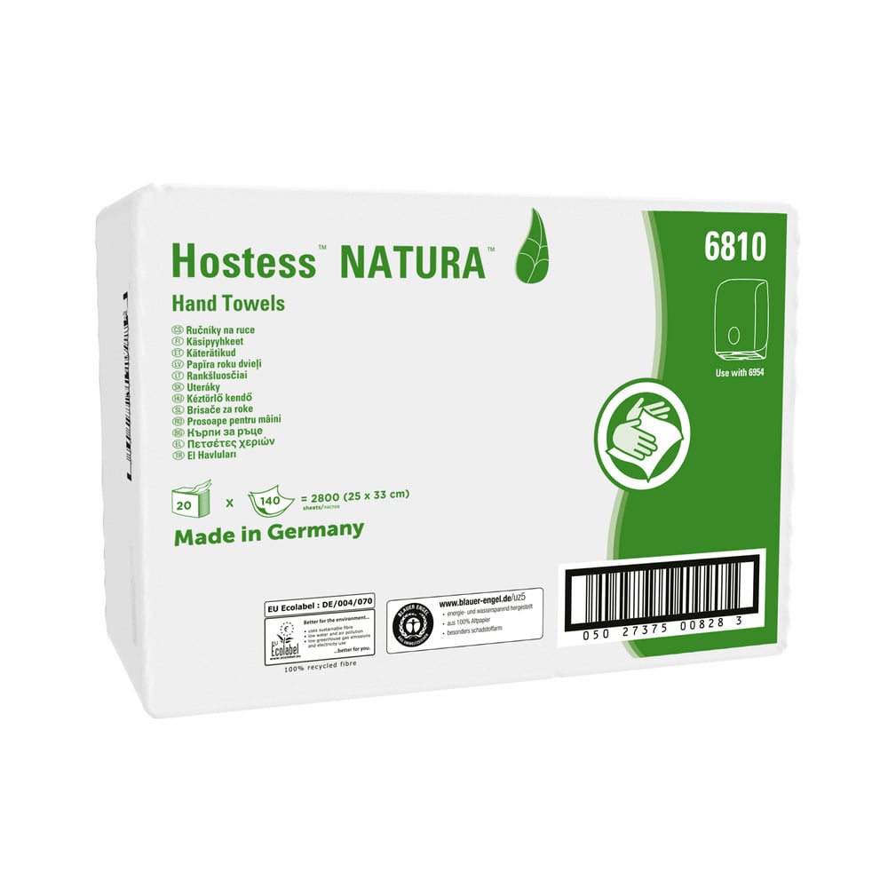 Eine rechteckige weiße Schachtel Kimberly-Clark Hostess™ NATURA™ C-Falz Handtücher (weiß, M), mit grünem Text und Grafik, enthält 20 Packungen mit je 140 Blatt pro Karton. Made in Germany, Details und Zertifizierungen sind auf der Verpackung angegeben.