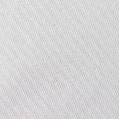 Nahaufnahme von Scott® Ärzterollen (38,00 cm x 51,00 cm) der Kimberly-Clark GmbH: weiße, strukturierte Oberfläche mit dezentem Diagonalgeflecht und kleinen Rillen, ideal für die hygienische Patientenversorgung auf medizinischen Untersuchungsliegen.