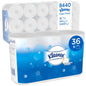Ένα κουτί της Kimberly-Clark GmbH με έξι συσκευασίες Kleenex® χαρτί υγείας με 6 λευκά ρολά το καθένα (350 φύλλα ανά ρολό), συνολικά 36 ρολά και 12.600 φύλλα. η συσκευασία είναι σχεδιασμένη σε λευκό-μπλε.