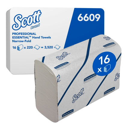 Μια συσκευασία και μια στοίβα από Scott® πετσέτες χεριών - Narrow-Fold / Λευκό από την Kimberly-Clark GmbH· 16 συσκευασίες με 220 πετσέτες (3.520 συνολικά) για υγιεινό στέγνωμα χεριών. Λευκή συσκευασία με μπλε κείμενο και επωνυμία.