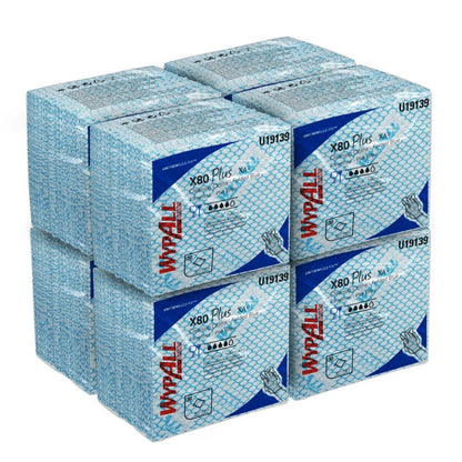 Οκτώ πακέτα WypAll® X80 Plus Critical Clean πανιά καθαρισμού από την Kimberly-Clark GmbH με 30 μπλε, τετράδιπλα φύλλα το καθένα σε μπλε-λευκή συσκευασία με επωνυμία - τέλειο για κρίσιμα περιβάλλοντα.