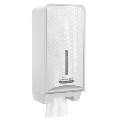 Η επαγγελματική συσκευή διανομής χαρτιού υγείας Kimberly-Clark Professional™ Icon™ (διπλωμένο, 32x14,5x13,8 cm) της Kimberly-Clark GmbH είναι μια λευκή συσκευή τοίχου με διακοσμημένη μπροστινή όψη, κάθετο παράθυρο και κατώτερη σχισμή διανομής για χώρους υγιεινής.