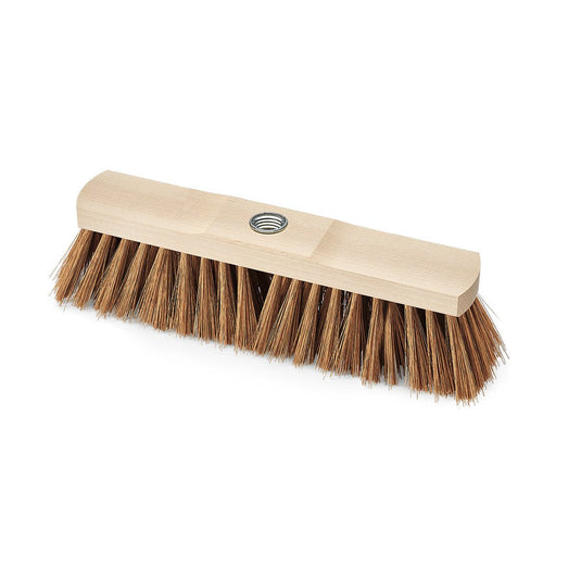 Η βιομηχανική σκούπα Nölle Profi Brush 30 cm, από πολυ-κοκοφοίνικα με σπείρωμα για το στέλεχος, της εταιρείας Nölle Profi Brush Bürsten- & Pinseltechnik e.K., διαθέτει σκληρές καφέ τρίχες και μια κεντρική οπή με σπείρωμα για τη στερέωση του στελέχους, όπως απεικονίζεται σε λευκό φόντο.