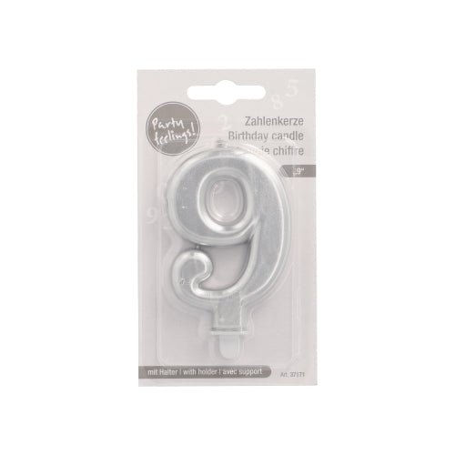 Το PAPSTAR GmbH κερί με αριθμούς με βάση 7 εκ. "ασημί" είναι ένα ασημί κερί με αριθμούς σε πλαστική συσκευασία με πολυγλωσσικό κείμενο και ένα άνοιγμα για κρέμασμα, τέλειο ως γιορτινό κερί γενεθλίων.