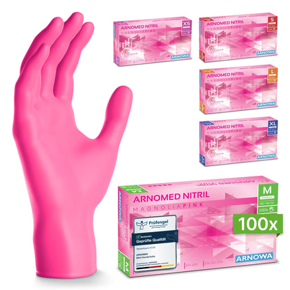 Ένα ροζ γάντι μίας χρήσης ARNOMED NITRIL MAGNOLIA PINK από την ARNOWA GmbH στέκεται όρθιο. Δίπλα υπάρχουν έξι κουτιά σε διάφορα μεγέθη με την επιγραφή "ARNOMED NITRIL MAGNOLIA PINK", "χωρίς πούδρα χωρίς λάτεξ" και ένα κουτί δείχνει "100x".
