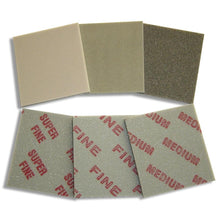 3M™ σφουγγάρι λείανσης Hand Fit, 90 mm x 100 mm x 5 mm, μεσαία | Συσκευασία (50 τεμάχια)