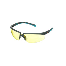 3M™ Solus™ 2000 Series, S2003SGAF-BGR, Grey/Turquoise Temples, Scotchgard™ Anti-Fog Coating, Yellow Anti-Fog Anti-Scratch Lens, 20 ανά συσκευασία | Συσκευασία (1 τεμάχιο)