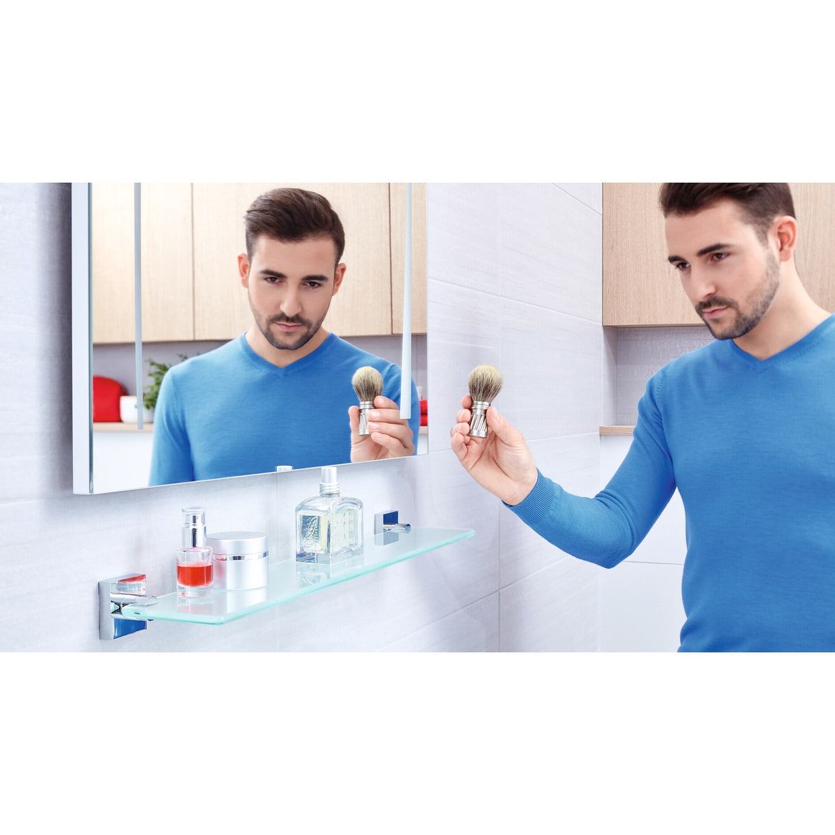 tesa Ekkro Badablage, verchromt, satiniertes Glas, Klebelösung – Anwendung