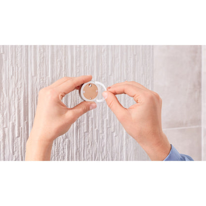 tesa EXXCLUSIV Toilettenpapierhalter, Edelstahloptik, Klebelösung – Anwendung
