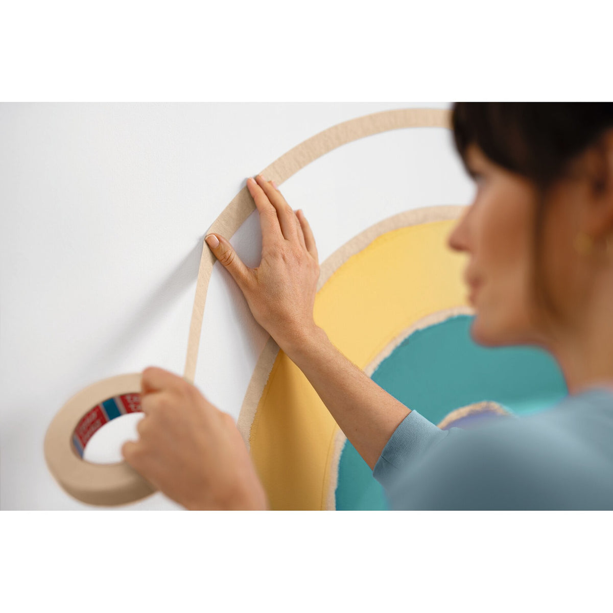 tesa Malerband Kurven, 25 m x 38 mm, braun – Anwendung