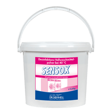 Ein 3,6 kg schwerer weißer Kunststoffeimer von Dr. Schnell SENSOX Wäschehygiene, phosphatfreies Desinfektionspulver, VAH-gelistet, von DR.SCHNELL GmbH & Co. KGaA. Das deutsche Label zeigt rosa Waschmaschinen und einen Griff zum einfachen Tragen.