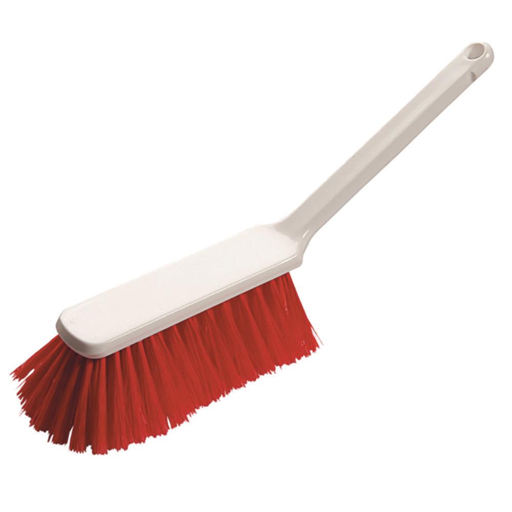 Der Handbesen 315x40x55 mm, weich von Diversey Deutschland GmbH & Co. OHG hat weiche, rote Borsten und einen weißen Kunststoffgriff mit Aufhängung – ideal zur Reinigung empfindlicher Oberflächen.