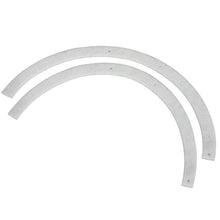 Zwei identische, gebogene Metallstreifen mit vorgebohrten Löchern an beiden Enden und in der Mitte, ideal zur Befestigung Ihres Optionalen Abluftfilters | Packung (1 Stück) von Diversey Deutschland GmbH & Co. OHG, abgebildet auf weißem Hintergrund.