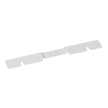 Η μεγάλη βάση αξεσουάρ TASKI (450 mm) από την Diversey Deutschland GmbH & Co. OHG είναι μια μεταλλική βάση με ανυψωμένο μεσαίο τμήμα, οδοντωτές άκρες και κεντρικές οπές στερέωσης - σχεδιασμένη για χειροκίνητη χρήση σε εργασίες καθαρισμού. Συσκευασία: 1 τεμάχιο.