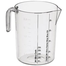 Der Diversey Messbecher inkl Stickerset (1 Stück) von Diversey Deutschland GmbH & Co. OHG ist ein durchsichtiger Kunststoffkrug mit Henkel, Ausguss, Litermarkierungen und Referenzlinien für die Zubereitung von TASKI Jonmaster Mopps. Inklusive Aufkleberset zur einfachen Identifizierung.