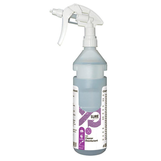 A Flaschenkit SURE Cleaner Disinfectant (0,75l) von Diversey mit weißem Sprühkopf, violettem Etikett und sichtbarer klarer Flüssigkeit - als Nachfüllflasche inkl. Spenderband für Divermite und DQFM-Systeme geeignet.