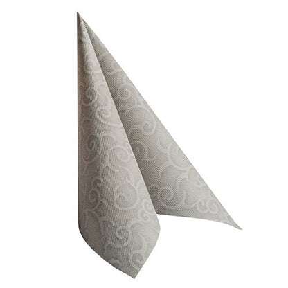 Η χαρτοπετσέτα "ROYAL Collection" της PAPSTAR GmbH 50 χαρτοπετσέτες (40x40 cm, γκρι, 1/4-πτυχή) στέκεται όρθια μπροστά σε λευκό φόντο και εντυπωσιάζει με την κομψή ανοιχτή γκρι απόχρωση και το διακριτικό μοτίβο της.