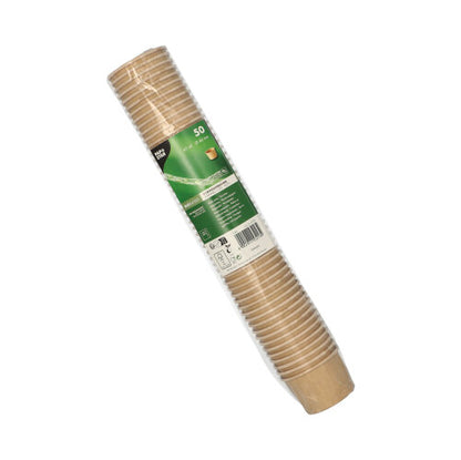 Ένας σφραγισμένος σωρός από 50 PAPSTAR ποτήρια μερίδων από καφέ χαρτόνι της PAPSTAR GmbH είναι περιτυλιγμένος με πλαστικό και φέρει πράσινη-λευκή ετικέτα. Τα ανακυκλώσιμα ποτήρια μιας χρήσης είναι κυλινδρικά τοποθετημένα σε λευκή επιφάνεια.