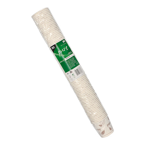 Μια συσκευασία με 60 ποτήρια μιας χρήσης 80 «pure» της PAPSTAR GmbH από λευκό χαρτόνι, στοιβαγμένα και συσκευασμένα σε διαφανές κάλυμμα με πράσινη ετικέτα «pure» και πληροφορίες προϊόντος.