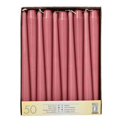 Ένα κουτί με δέκα κεριά Starpak (Ø 2,2 cm - 25 cm) σε κάθετη διάταξη. Στην κάτω ετικέτα αναγράφεται "50 κομμάτια", η μεγάλη διάρκεια καύσης σημειώνεται και περιέχει πληροφορίες σε πολλές γλώσσες.