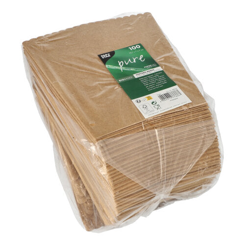 Ένας σωρός καφέ PAPSTAR κουτιών ποπκόρν (19,7x7x7 cm, 100 τεμάχια) είναι συσκευασμένος σε διαφανές πλαστικό με μια πράσινο-λευκή ετικέτα - ιδανικά για την επόμενη βραδιά κινηματογράφου.