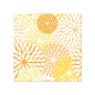 Ein quadratisches Bild mit einem sich wiederholenden Blumenmuster in Gelb, Orange und Beige auf Weiß – ideal für Tischdekoration oder als lebendige PAPSTAR 20 Servietten (25 x 25 cm, 3-lagig, 1/4-Falz) von der PAPSTAR GmbH.