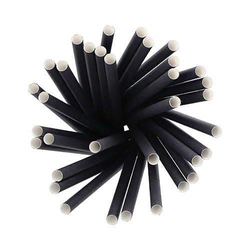 Eine Draufsicht auf die kreisförmig angeordneten PAPSTAR 100 Shake-Halme Papier Ø 10 mm · 21 cm der PAPSTAR GmbH – biologisch abbaubare schwarze Papiertrinkhalme mit weißer Innenseite, ideal für umweltbewusste Gastgeber und nachhaltigen Shake-Genuss.