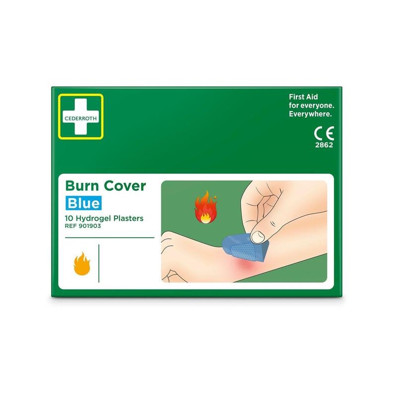 Ένα πράσινο κουτί με την επιγραφή "Cederroth burn cover, μπλε, hydrogel-επίθεμα, 10 τεμάχια" από την Orkla Wound Care AB περιέχει 10 επιθέματα. Η εικόνα δείχνει ένα χέρι που εφαρμόζει ένα μπλε επίθεμα σε ένα έγκαυμα στο χέρι, με ένα σύμβολο φλόγας για χρήση σε εγκαύματα.