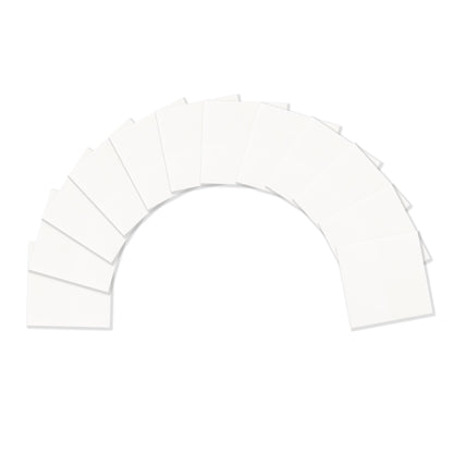 Μια σειρά από Post-it® Transparent Notes της 3M Deutschland GmbH (73 mm x 73 mm, 36 φύλλα/μπλοκ, 12 μπλοκ/συσκευασία) είναι τοποθετημένα σε ένα φύλλο με λευκό φόντο, με τα επιμέρους σημειώματα να επικαλύπτονται ελαφρά.