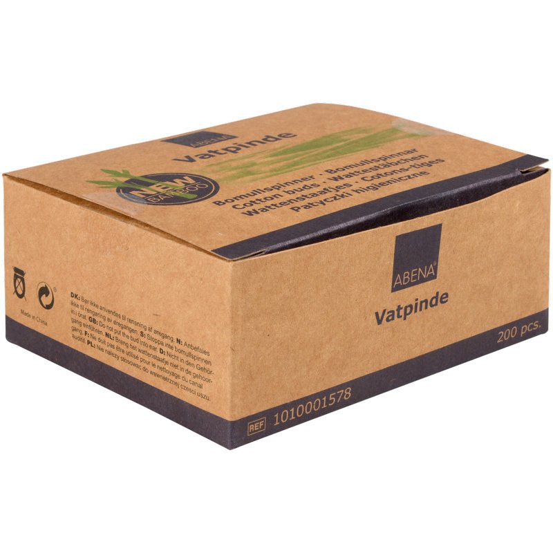 Ένα καφέ χαρτονένιο κουτί με την επιγραφή "Abena Re-Seller GmbH" περιέχει 200 βιώσιμα μπατονέτες (7,5 εκ.) από μπαμπού και βαμβάκι. Η συσκευασία είναι διακοσμημένη με πράσινα φυτά και είναι ιδανική για χρήστες που νοιάζονται για το περιβάλλον.