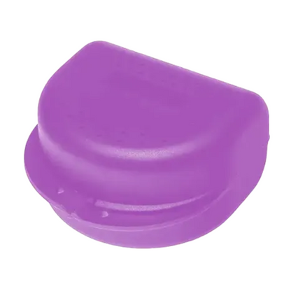 Το κουτί AMPri PP Dental για ορθοδοντικούς για ενήλικες, διαθέσιμο σε διάφορα χρώματα και με διαστάσεις 80x80x45 cm, κατασκευάζεται από την AMPri Handelsgesellschaft mbH από ανθεκτικό πολυπροπυλένιο. Διαθέτει καπάκι με μεντεσέ και ένα λείο, στρογγυλεμένο σχέδιο, που είναι ιδανικό για την ασφάλιση ορθοδοντικών εργασιών.