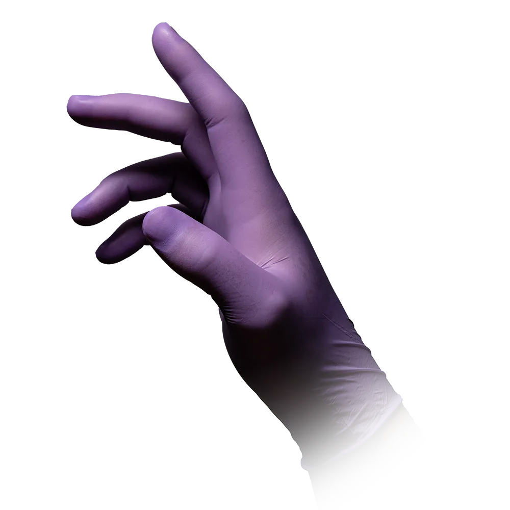 Ένα μεμονωμένο χέρι με ένα AMPri STYLE BERRY νιτριλίου γάντι χωρίς πούδρα από MED-COMFORT σε λιλά από την AMPri Handelsgesellschaft mbH φαίνεται σε λευκό φόντο. Το χέρι είναι ελαφρώς κεκλιμένο και τα δάχτυλα είναι ελαφρώς λυγισμένα, αποκαλύπτοντας τη σωματοκεντρική μορφή του γαντιού.