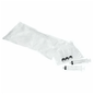 Πέντε σύριγγες B.Braun ProSet Intrafix® Primeline Omnifix της μάρκας B. Braun Deutschland GmbH & Co. KG βρίσκονται σε λευκό φόντο, τρεις σε διάφανη πλαστική συσκευασία, δύο είναι χωρίς συσκευασία και ξεχωρίζουν μπροστά από ένα απλό φωτεινό φόντο.