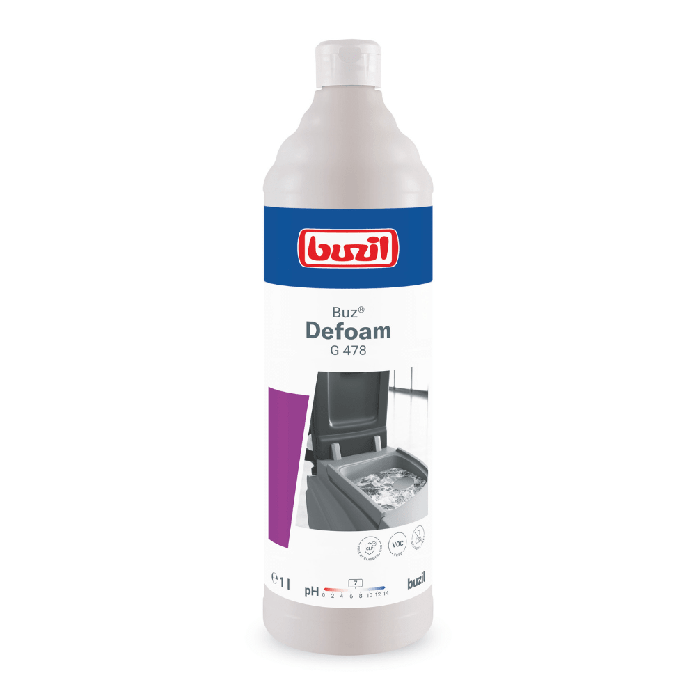 Ένα μπουκάλι Buzil Buz® Defoam G 478 Αφροδιαλυτικό για μηχανές, κατασκευασμένο από την BUZIL-WERK Wagner GmbH & Co. KG, παρουσιάζεται με μια λευκή ετικέτα με μπλε-κόκκινο λογότυπο. Το μπουκάλι έχει σχεδιαστεί για σκοπούς αφροδιαλυτικότητας και δείχνει μια εικόνα αφρού σε μια επιφάνεια προς επεξεργασία. Η χωρητικότητα του 1 λίτρου το καθιστά ιδανικό για τη μείωση του αφρού σε διάφορες καθαριστικές μηχανές.