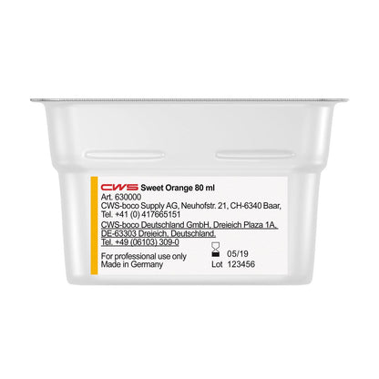 Ένα ορθογώνιο πλαστικό δοχείο 80 ml με την επιγραφή "CWS ParadiseLine άρωμα χώρου για διανομέα αρώματος Paradise Air Bar" από την CWS, με τα στοιχεία επικοινωνίας της εταιρείας, πληροφορίες κατασκευαστή και οδηγίες χρήσης με μαύρα γράμματα σε λευκό φόντο.