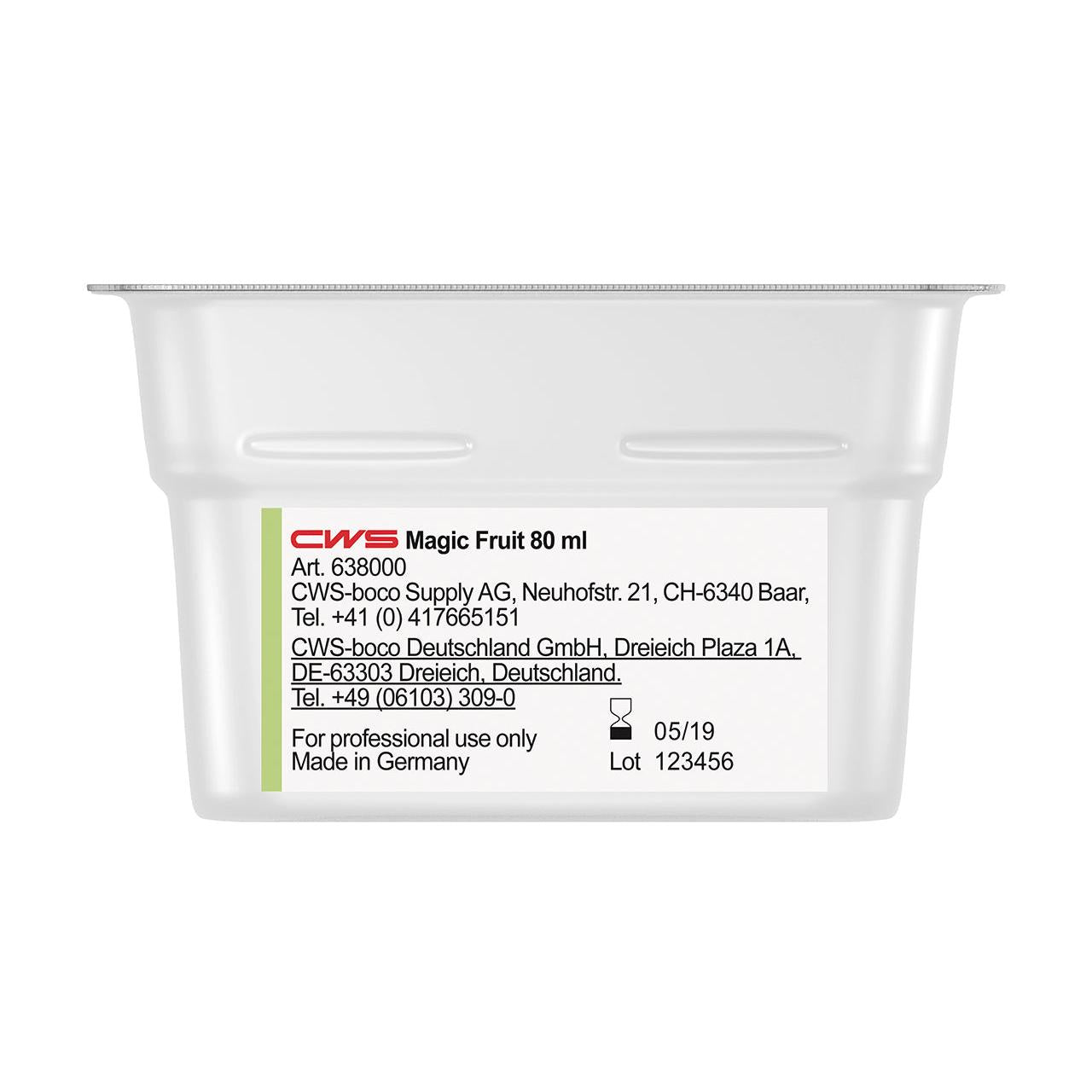 Ένα μικρό, ορθογώνιο πλαστικό δοχείο με την επιγραφή "CWS ParadiseLine άρωμα χώρου για διανομέα αρώματος Paradise Air Bar" από την CWS, με στοιχεία επικοινωνίας, πληροφορίες κατασκευαστή και οδηγίες χρήσης σε μια λευκή πλευρική ετικέτα.