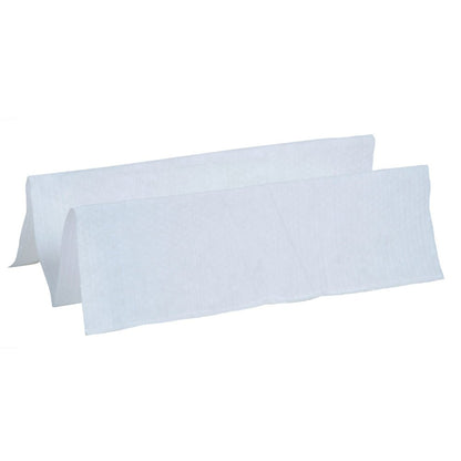 Μια στοίβα από καθαριστικά πανιά WypAll® X80 PowerClean της Kimberly-Clark GmbH, λευκά, τετράδιπλα (4 σακούλες x 50 πανιά), μπροστά από λευκό φόντο - ιδανικά για απαιτητικό βιομηχανικό καθαρισμό.