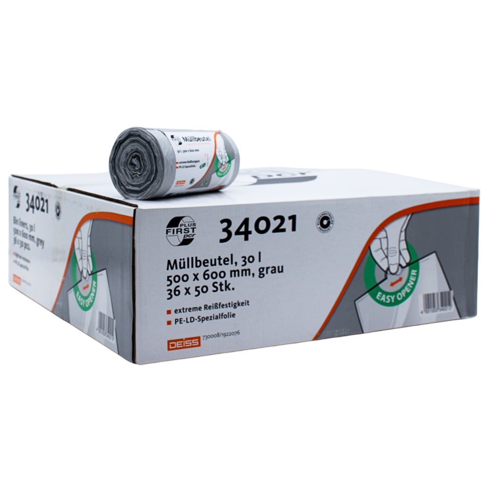 Ένα κουτί γκρι σακούλες απορριμμάτων DEISS First Plus Pcr, στο οποίο απεικονίζεται ένας ρόλος, έχει διαστάσεις 30 λίτρα και 500 x 600 mm. Περιέχει 36 ρόλους με 50 σακούλες ο καθένας. Το κουτί φέρει τα λογότυπα της EMIL DEISS KG (GmbH + Co.) και ένα σύμβολο «Easy Open», που υποδεικνύει τη σύνθεση 40% ανακυκλωμένου υλικού μετά την κατανάλωση και αποτελεί μια κλιματικά ουδέτερη επιλογή.