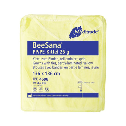 Μια συσκευασία Meditrade BeeSana® PP/PE ρόμπες XL, 26 g από την Meditrade GmbH, μέγεθος 136 x 136 cm, περιέχει 10 κίτρινες αδιάβροχες προστατευτικές ρόμπες με κορδόνι. Οι πληροφορίες κατασκευαστή και προϊόντος αναγράφονται στη συσκευασία.